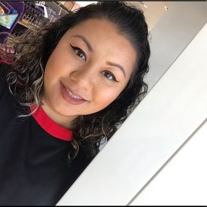 Meet your Posher, Pia-lynne